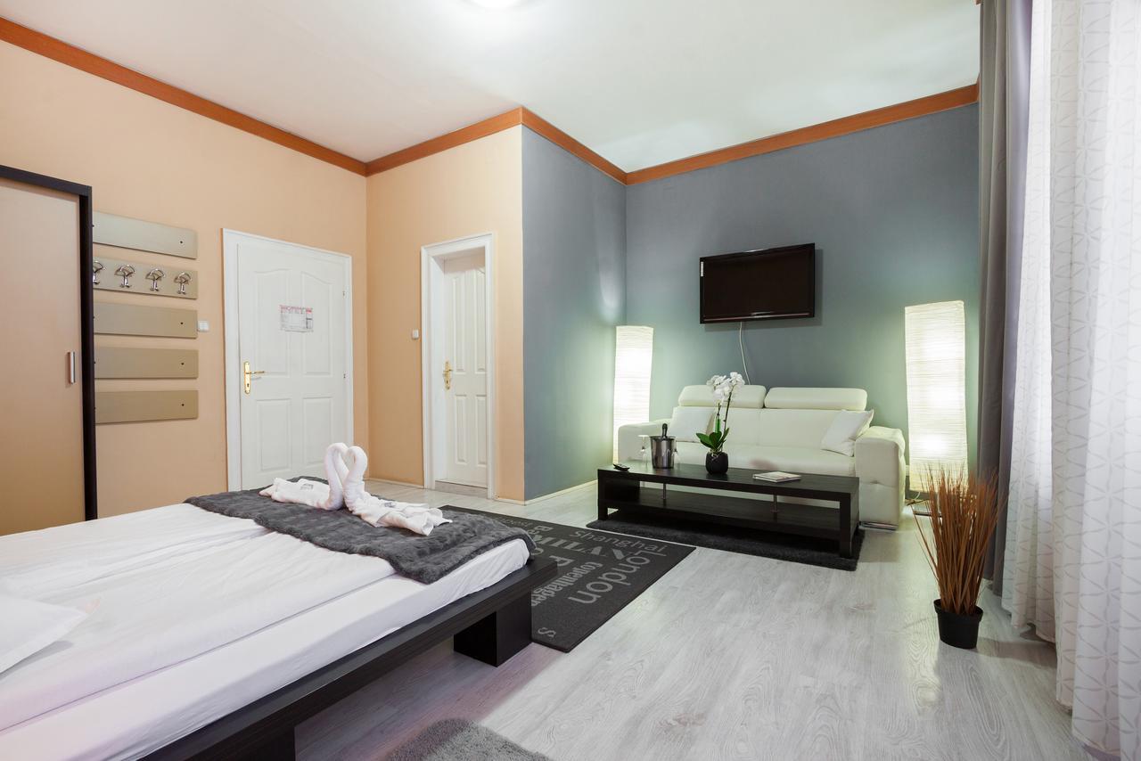 Szilagyi Hotel&Restaurant Gheorgheni  ภายนอก รูปภาพ